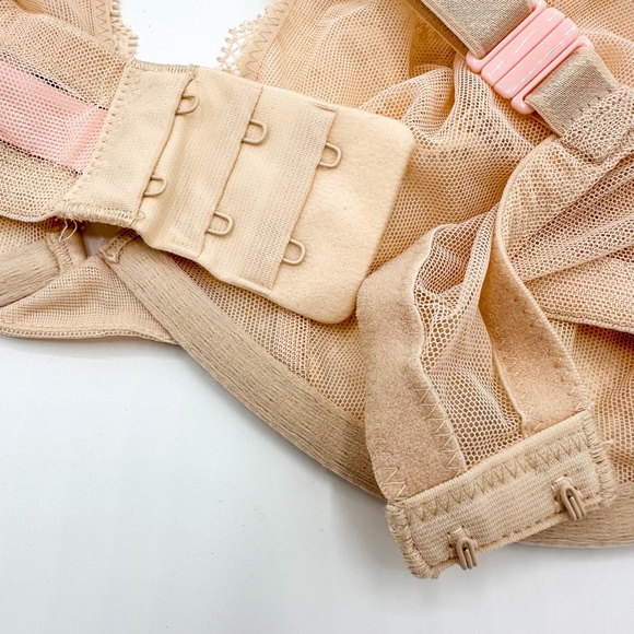 Victoria's Secret Cream Lace Unlined Demi Bra - Picture 3 of 5